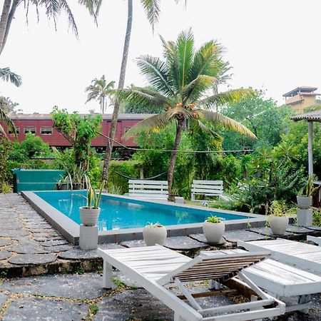 Asanka Surf House & Resturant Bed and Breakfast Midigama East Exteriör bild